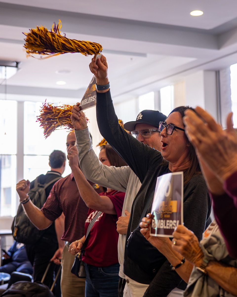 RamblersMVB's tweet photo. Our Rambler parents sending us off in style 💛 https://t.co/oe4h5uJuno