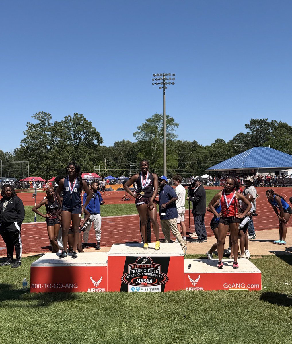 chhstrack_boys's tweet photo. Staphina jones 3rd place in 100 meter dash! @DBcoachwms @TweetDCS_CHHS @CoachOwensCHHS https://t.co/8Cs6G4RU8v