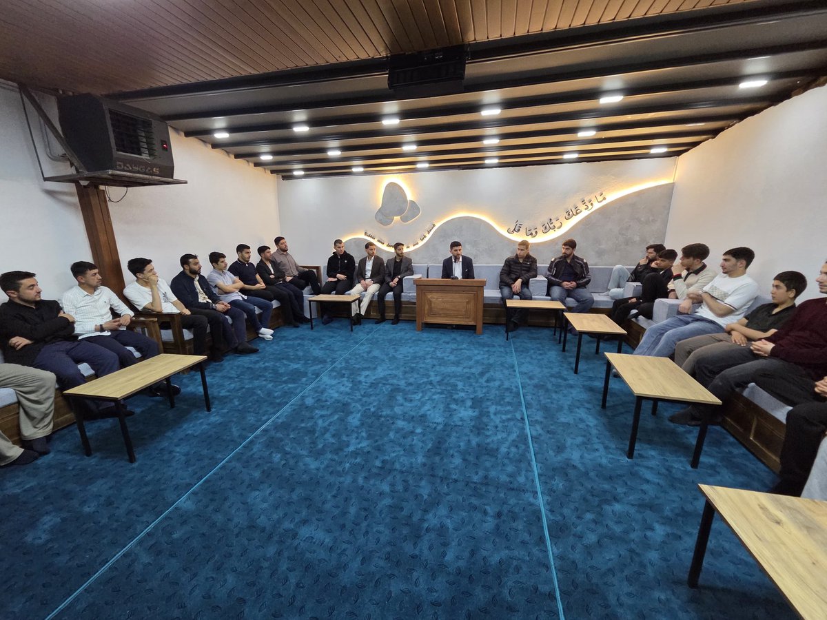 HÜR GENÇLİK tweet media