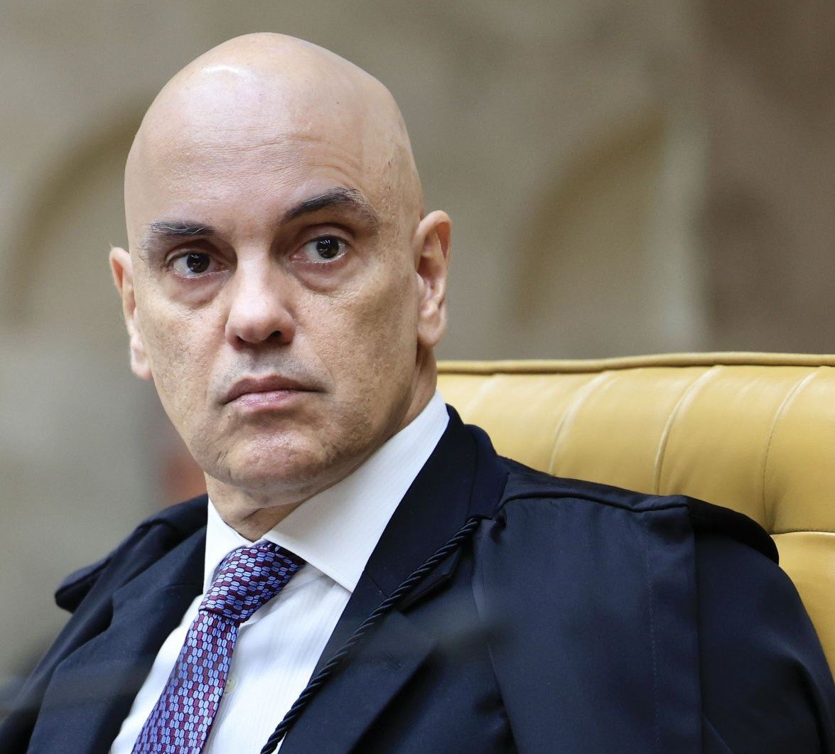 reportersalles's tweet image. Moraes manda prender piloto que participou de protesto contra Lula há 4 anos

Willian Frederico Jaeger foi condenado a cinco anos de prisão sob acusação de envolvimento em protestos com bloqueios em rodovias de Santa Catarina, em 2022.

O ministro Alexandre de Moraes determinou