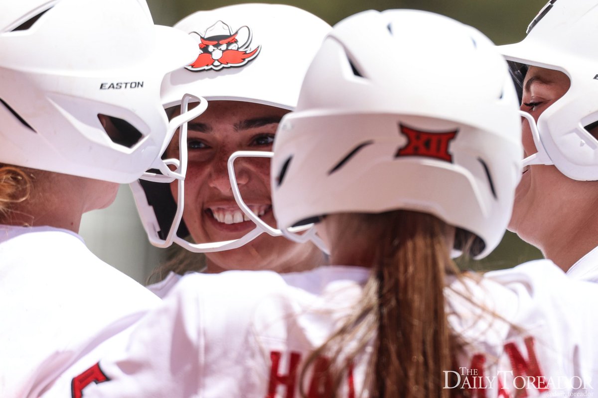 TheDT_sports's tweet photo. Texas Tech softball defeated Baylor University 8-0, receiving the Big 12 Conference Regular Season Champion trophy following the game Saturday at Tracy Sellers Field. https://t.co/WqeEws1HQF