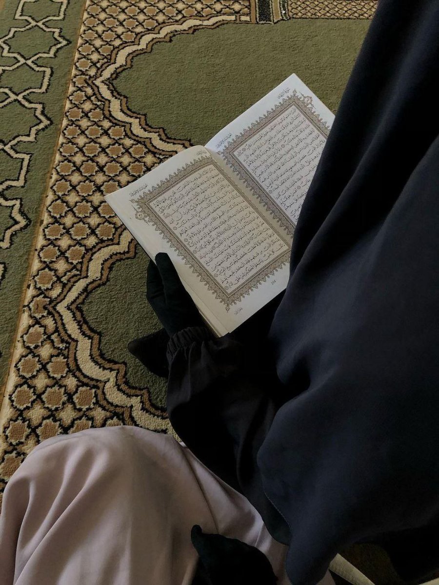 لا تحبط من ضعف حفظك الأول!

الحفظ يقوى مع الأيام مع التكرار مع الصلاة مع الدعاء مع المراجعة

مع الصبر، مع الإستمرار...