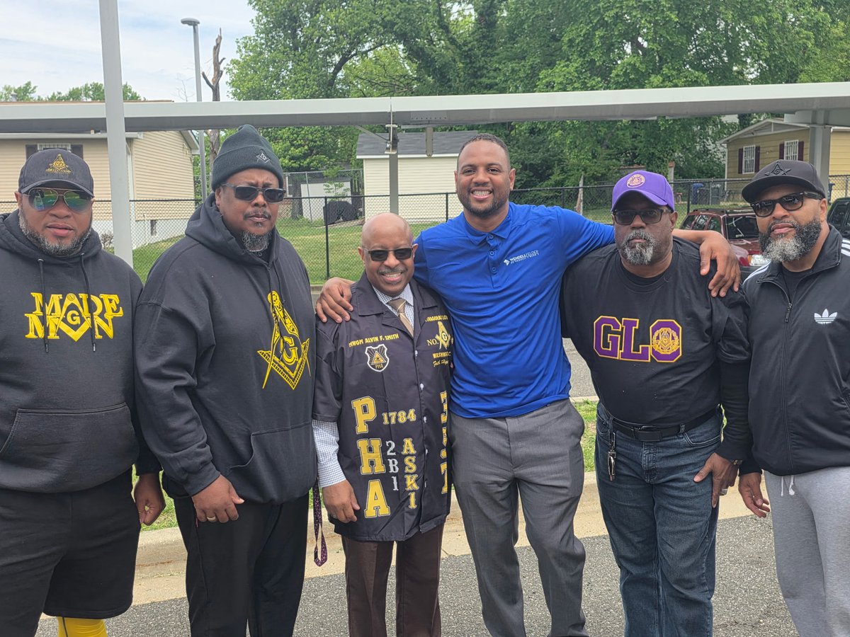 MWPHGLofDC's tweet photo. 4th Annual FREE Mother's Day Fish Fry | Saturday, May 2nd | 12-4pm | H.D. Woodson High School https://t.co/uKiqy4Bcus