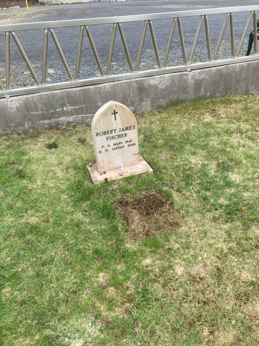dumbbets1's tweet photo. Paid my respects to the king https://t.co/9UGBMI0gty