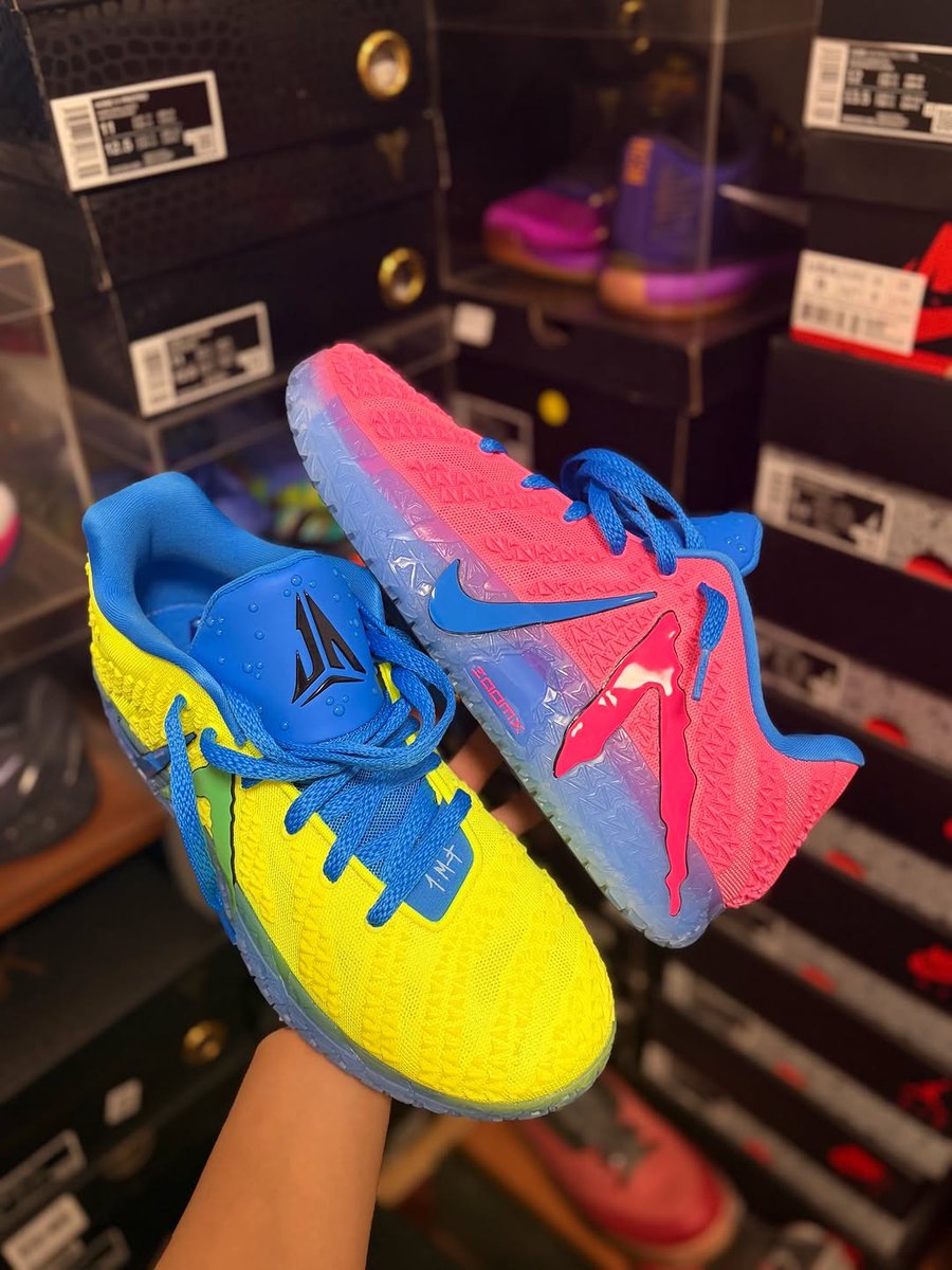 JustFreshKicks tweet media