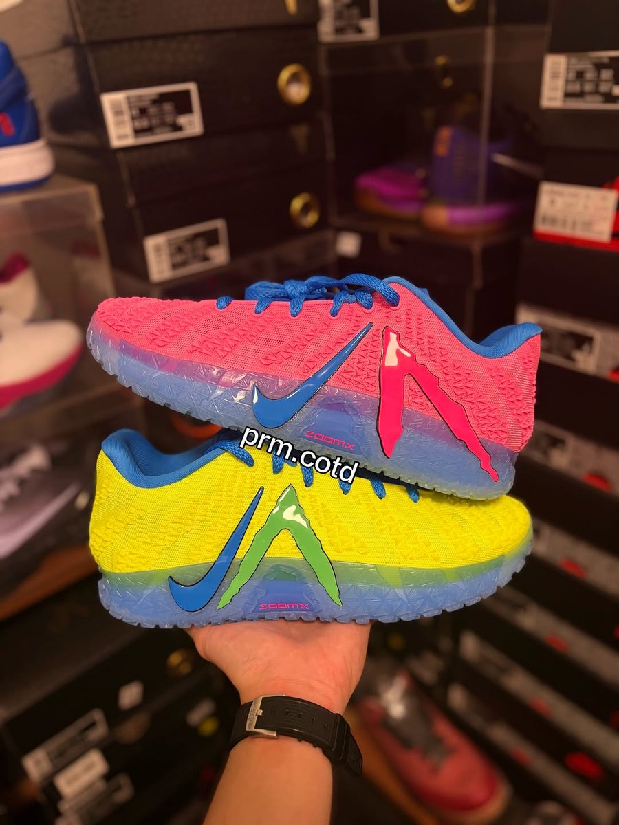 JustFreshKicks tweet media