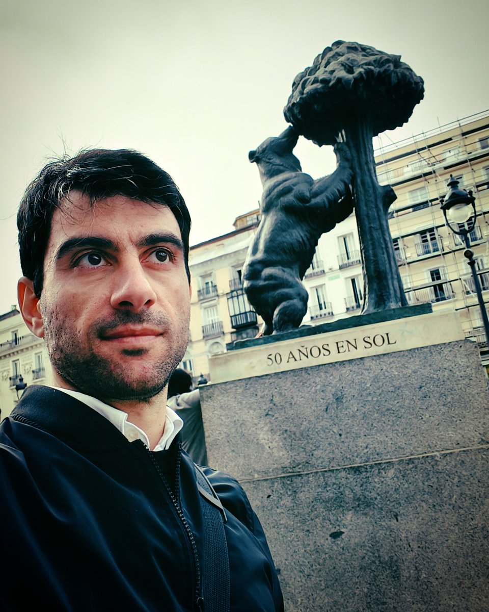 JESU_MEDINA's tweet photo. ⚔️ «El 2 de mayo fue el día en que el pueblo de Madrid se levantó en armas por defender nuestra nación.

Honor eterno a todos los héroes que desafiaron a la injerencia extranjera con valor y lealtad defendiendo nuestra querida España» ❤️🇪🇸

Jesu Medina
Puerta del Sol, Madrid 🐻🌳 https://t.co/pmiZtQsZ53