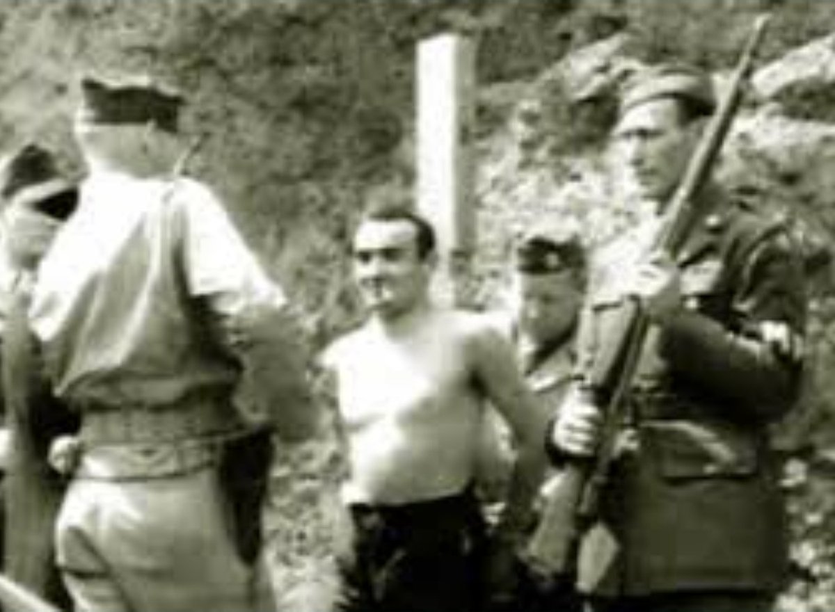 osintdefenderIT's tweet photo. Italo Palesse, paratrooper of the X MAS Flotilla, with a bold smile and a cigarette in his mouth in front of the firing squad of the British army, his last words were "Viva L'Italia" https://t.co/ZDNQpIPzmv