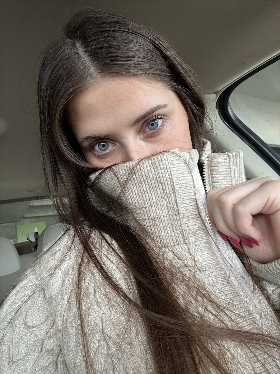 chloe 🪽 tweet media