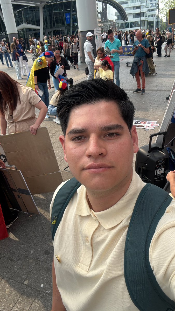 angeldcl12's tweet photo. Cambian los nombres, pero no el sistema. Desde Países Bajos vemos con dolor que el verdugo sigue siendo el mismo, aunque intente disfrazarse. La lucha no es solo contra un rostro,es contra un mal. @NGFoundationNL  #VenezuelaNoOlvida @MariaCorinaYA https://t.co/jEqdMpE3PP