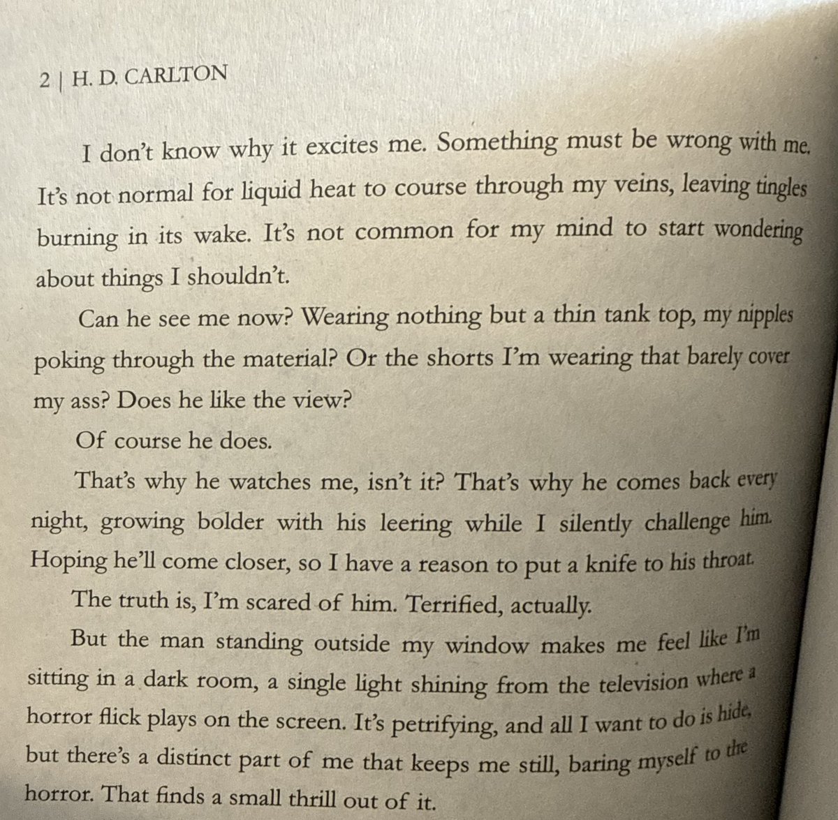 BeaNBaBy210's tweet photo. Fuck I love her pov when she first notices him, makes me fantasize about some hot perv stalking me while I tease him with my clothes~♥︎ I love how this book makes me squirm 😵��😵💫
#hauntingadeline #littlemouse #nsfw https://t.co/5X1VdI7Yt7