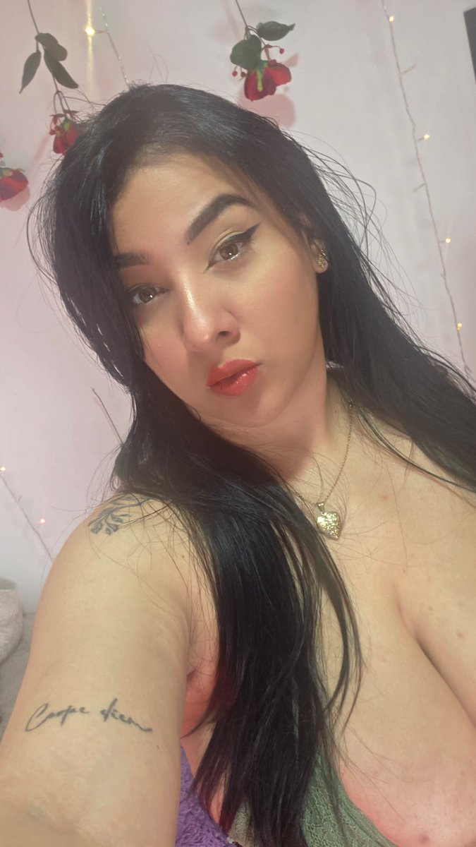 Rosebigboobs2026 tweet media