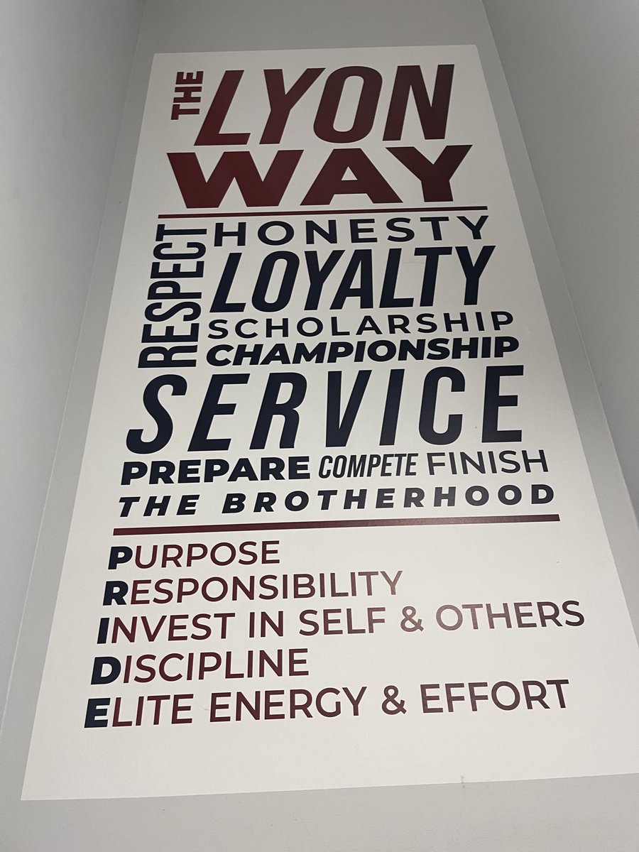 JaTerrionW2028's tweet photo. Great day at Lyon College! Learned a lot and grateful for the opportunity. #AGTG 
@JvilleTitanFB1 @CoachHVincent @CoachEllis55 @CRSportsLive 
@CoachJonesLyon @LyonHBC https://t.co/ll2LHjFX4Z
