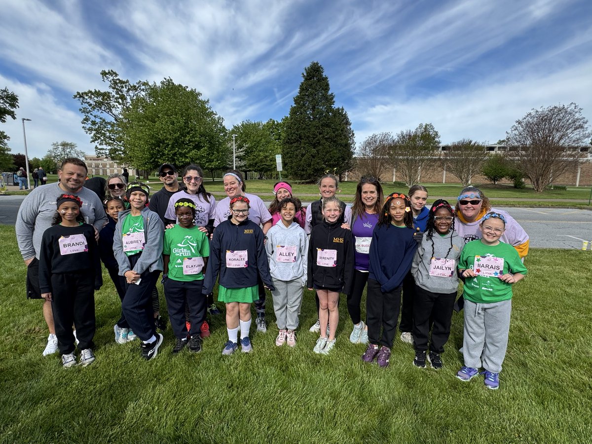 MHPrincipals's tweet photo. Girls on the Run 5k day! Thank you to the running buddies who ran with the girls and supported them today! 💚 🩷 https://t.co/tel9Yl6YEQ