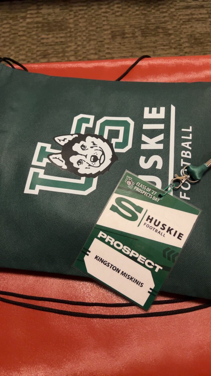 kingston_M68's tweet photo. Thank you @Coach_Nyhus and @skhuskies for having me for my first official visit, had an awesome time in Saskatoon! https://t.co/QYTq6gVmXS