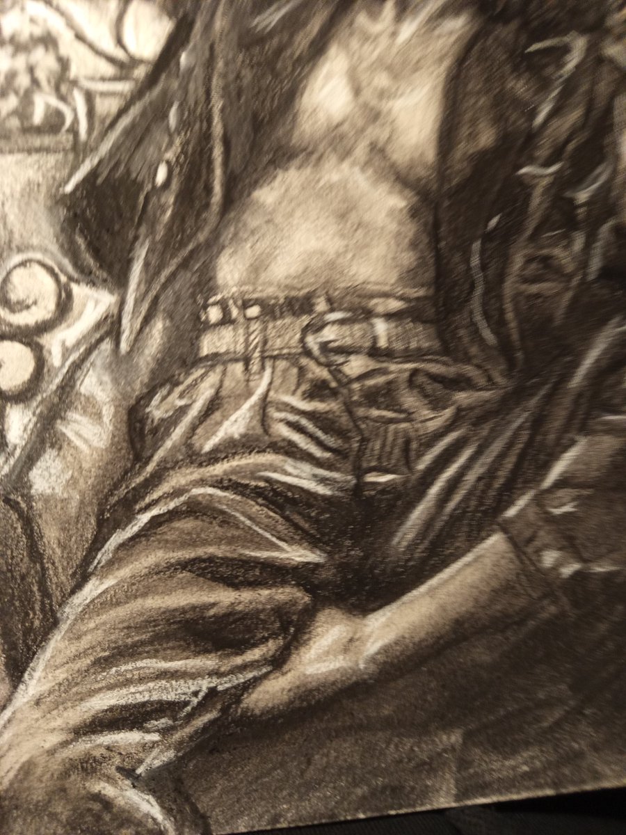 ChildhoodPlan's tweet image. #charcoal #portraitart #blackandwhite link.dolap.com/gvn0rr