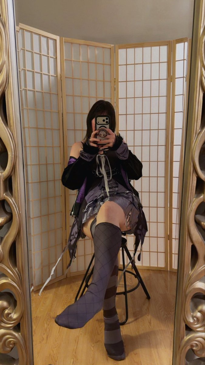 shine_maiden's tweet image. Happy Birthday Shiori Novella 🖤 I can’t wait to fully cosplay you soon ツ

#hololiveen #ShiorinSketch