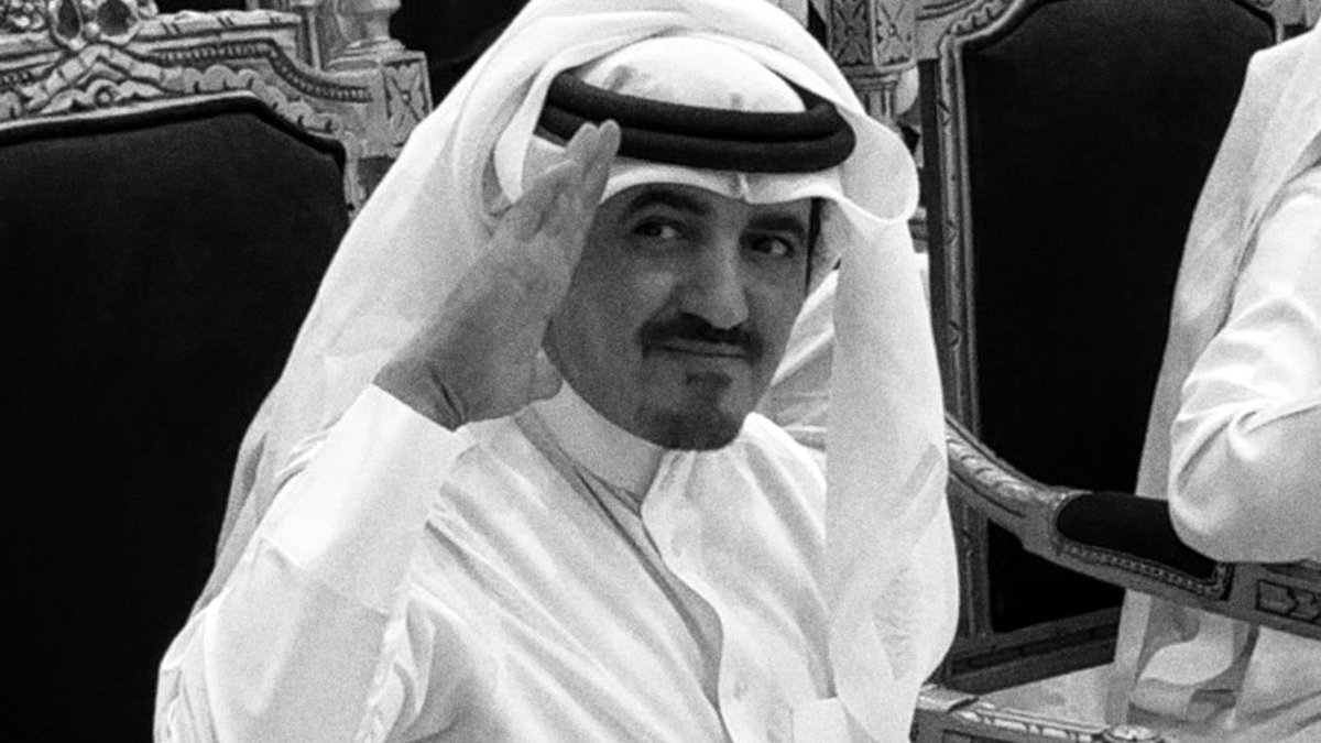 v80r_1's tweet photo. قالت أنت تموت فيني و قلبك مايخون
  والتفت الها من اعماقي و صارحتها

قلت انا ميت و ميت و ميت و مغبـون
يعني فوق الارض احبك واحبك تحتها

                    علي الدعيه https://t.co/vSUss7G0IC