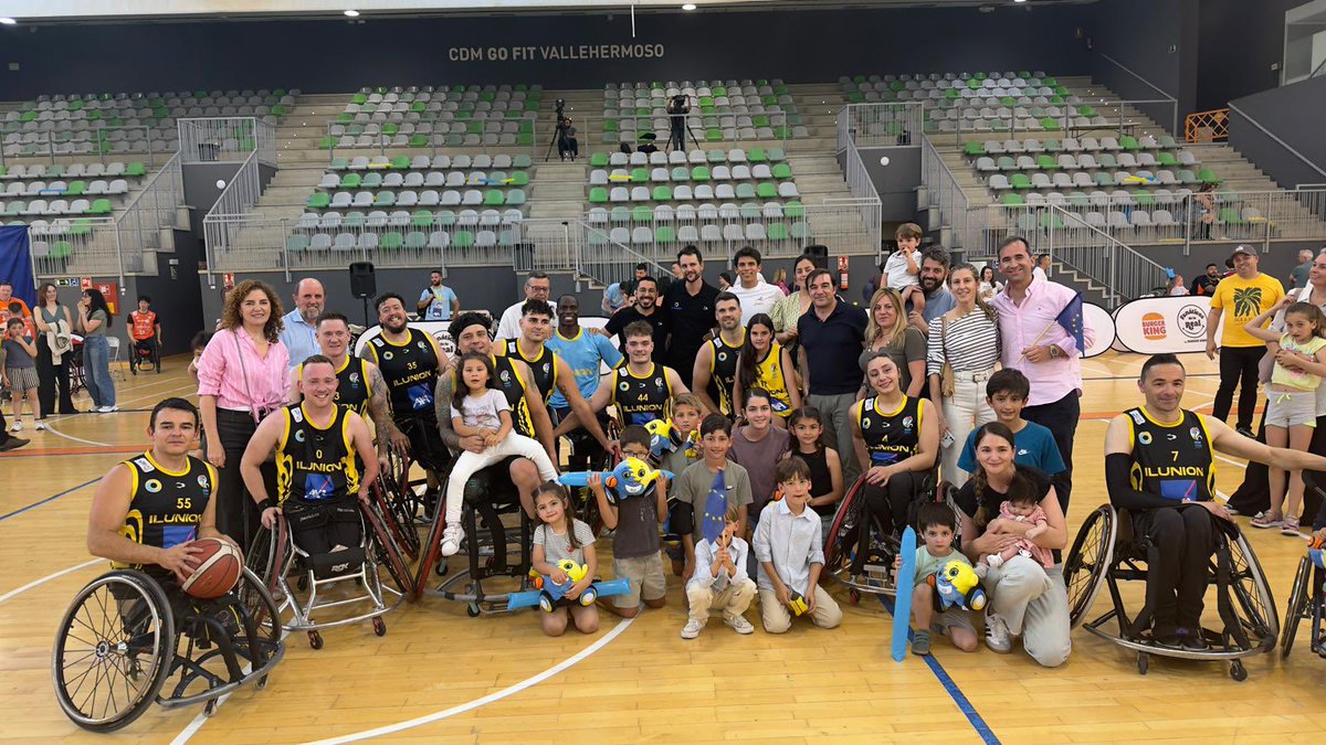 FundacionAXA's tweet image. Cómo explicarlo si no lo vives…¡@cd_Ilunion CAMPEÓN de Europa de #BSR por 4a vez! ENHORABUENA 👏🏼💪🏼

¡Fin de semana de emoción al máximo viviendo el mejor basket en silla de ruedas! GRACIAS por hacernos vibrar 🏀✨

Y gracias a la #familiaAXA por estar siempre al pie del cañón