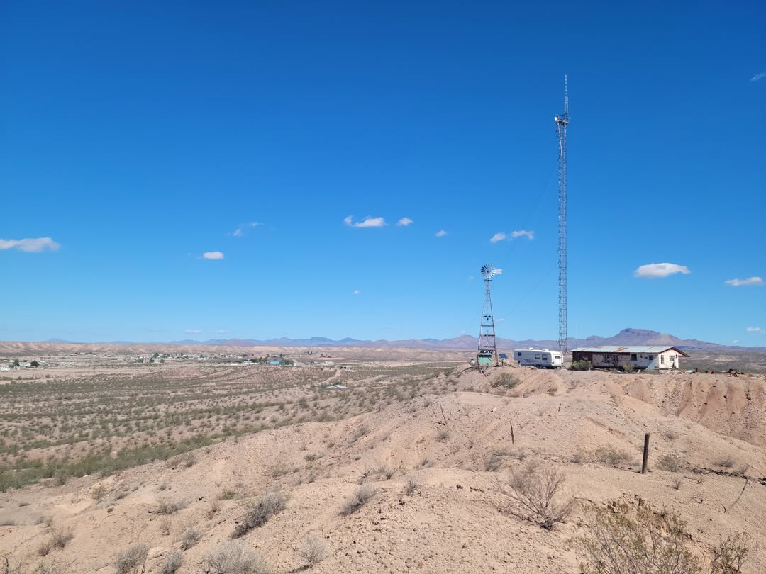 DeborahSimpier's tweet photo. In Arizona and New Mexico over the next few weeks supporting @Hawk_Networks broadband builds, built on the @AltheaNetwork platfrom. Happy to grab ☕️ and talk all things sovereign, resilient networks if you are in the area! https://t.co/o1OsZonG5n