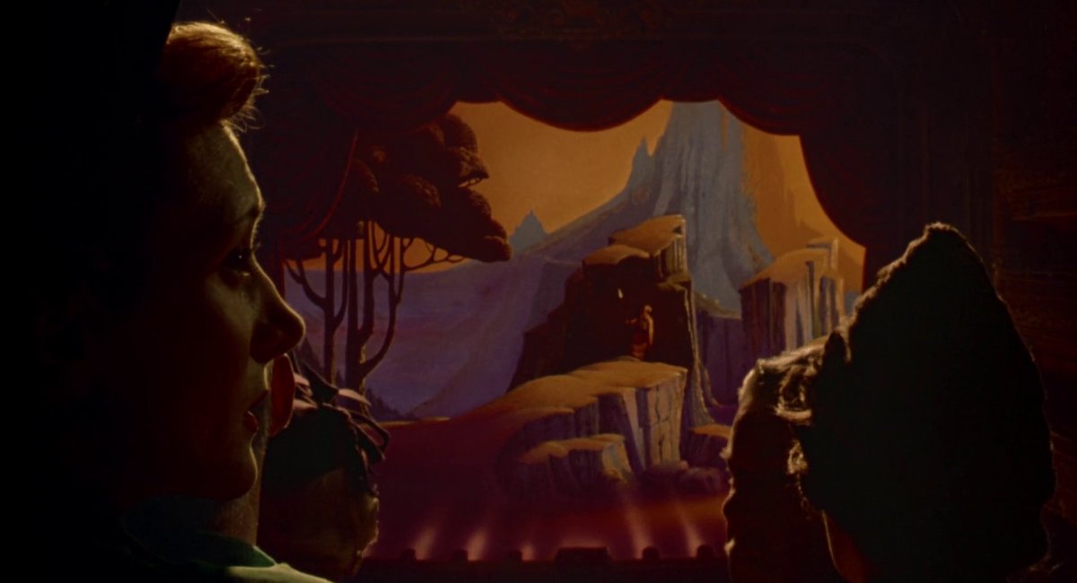 thecinemafella's tweet photo. the cinematography of dick tracy. https://t.co/irSm0m0P8o