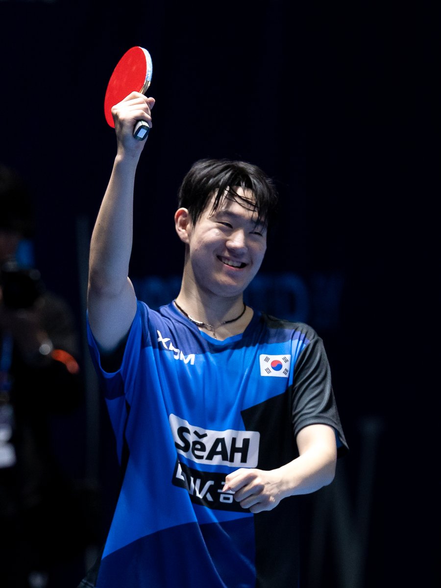 WTTGlobal's tweet image. Absolute scenes here at #ITTFWorlds2026 🤩

Oh Junsung locks in the W for Team Korea Republic: 3-1 over Lin Shidong, and 3-1 overall against Team China 👏

#TableTennis #100YearsofTableTennis