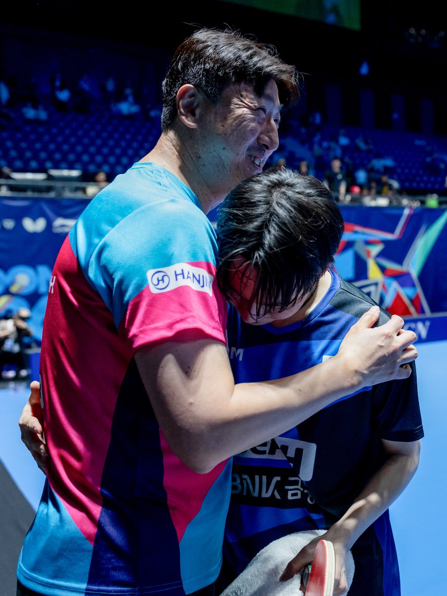 WTTGlobal's tweet image. Absolute scenes here at #ITTFWorlds2026 🤩

Oh Junsung locks in the W for Team Korea Republic: 3-1 over Lin Shidong, and 3-1 overall against Team China 👏

#TableTennis #100YearsofTableTennis