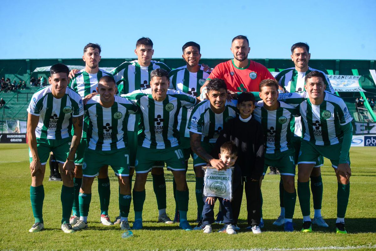 casdcamioneros's tweet image. ⚽️ #Fútbol #PrimeraB #AFA #Camioneros 
La Síntesis 
🏆 𝗖𝗔𝗠𝗜𝗢𝗡𝗘𝗥𝗢𝗦 𝟬 - 𝗙𝗟𝗔𝗡𝗗𝗥𝗜𝗔 𝟬
🛑 facebook.com/share/p/1TPUQ3…
🌏 Prensa de Camioneros 
La Síntesis