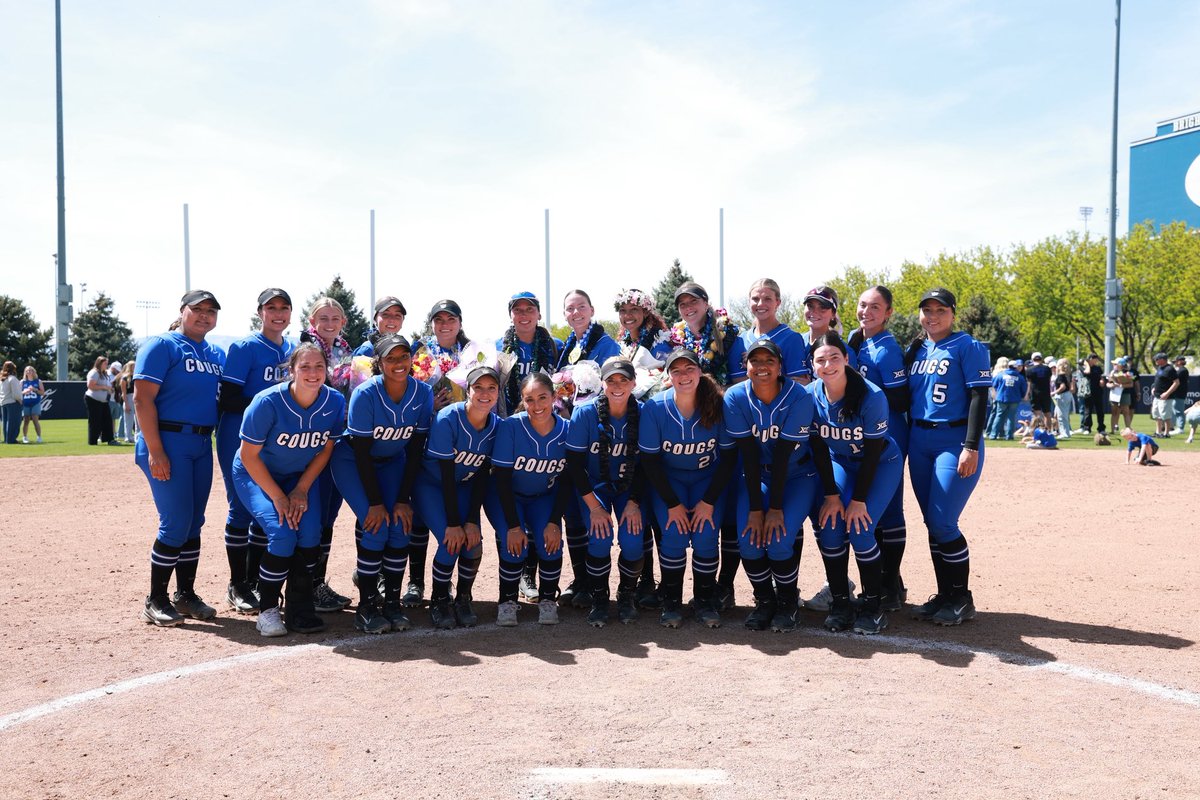 byusoftball's tweet photo. celebrated the best today💙 https://t.co/oHdsHGbXkP