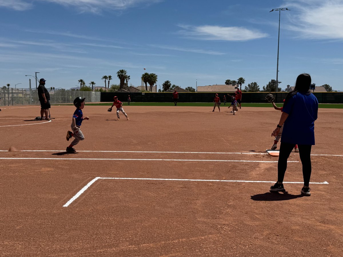 ClarkCountyNV's tweet image. Couldn't ask for a better day to open our expanded baseball complex at Desert Breeze Park in west Las #Vegas.
⚾️
The new facility includes 4 new diamonds and the County's first special needs adaptive field. It's named after the late Mike Aker, a longtime @LittleLeague supporter.