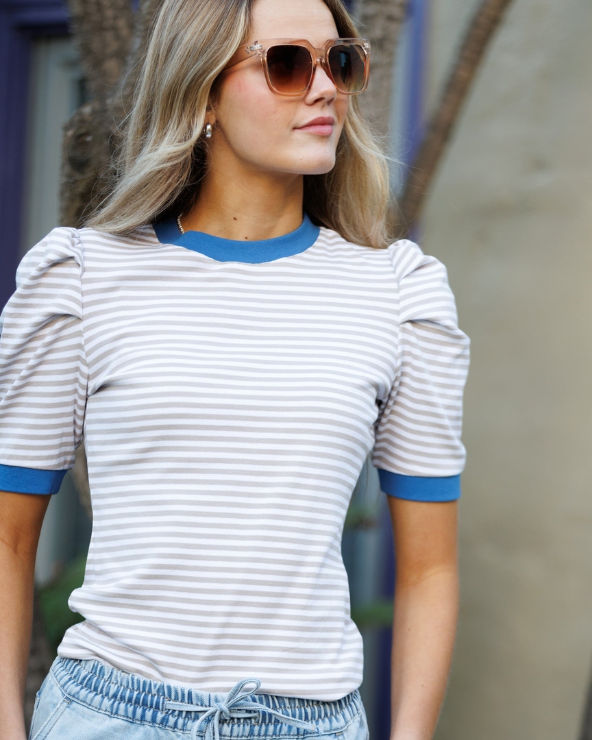 amomentofnow's tweet image. Ready for blue skies? Our Blue Skies Ahead Top is here with short gathered sleeves and a cozy cotton-spandex blend. Get it now at amomentofnow.com/products/blue-… #SpringFashion #NewArrivals #CottonTop #CrewneckStyle #EverydayStyle