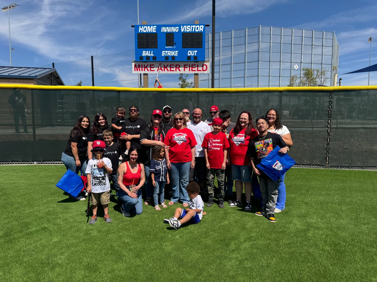 ClarkCountyNV's tweet image. Couldn't ask for a better day to open our expanded baseball complex at Desert Breeze Park in west Las #Vegas.
⚾️
The new facility includes 4 new diamonds and the County's first special needs adaptive field. It's named after the late Mike Aker, a longtime @LittleLeague supporter.