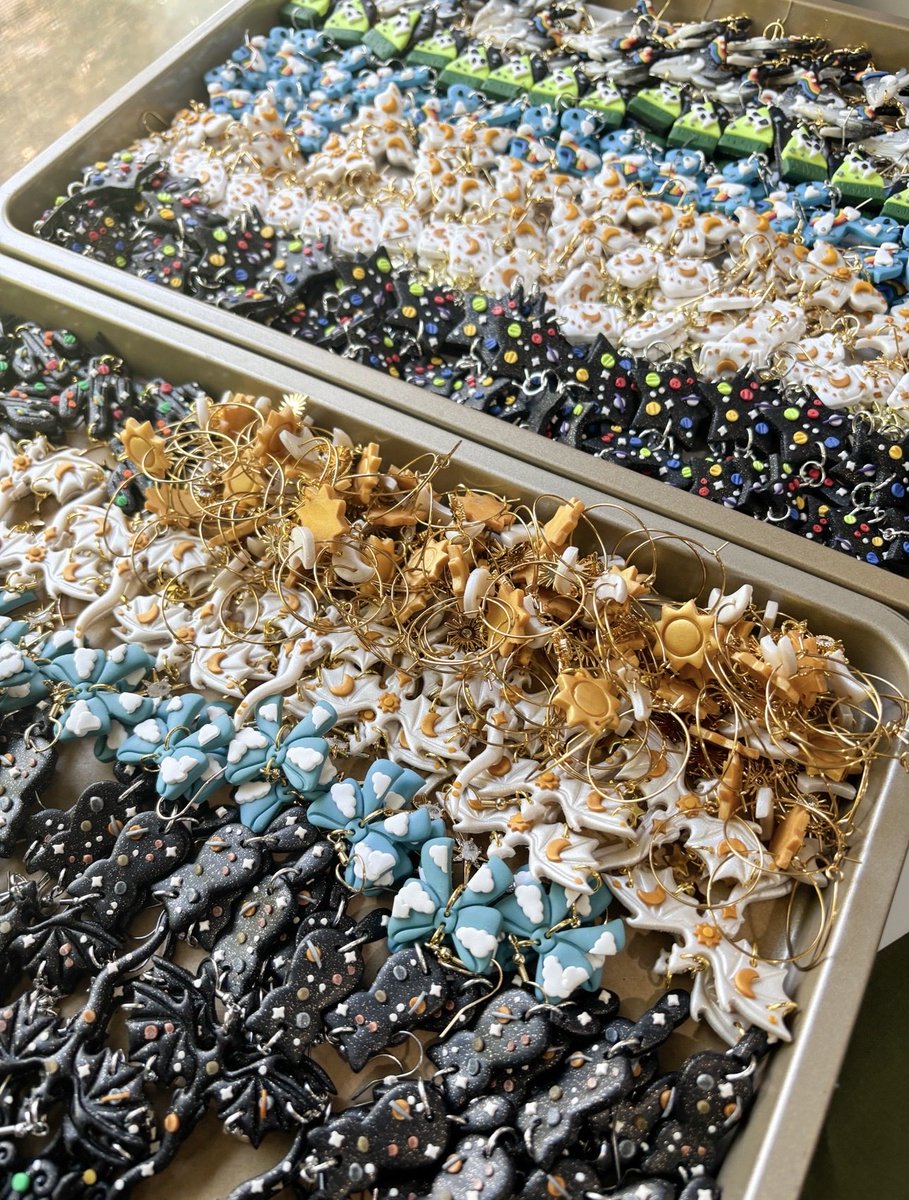 aimee makes earrings • tweet media