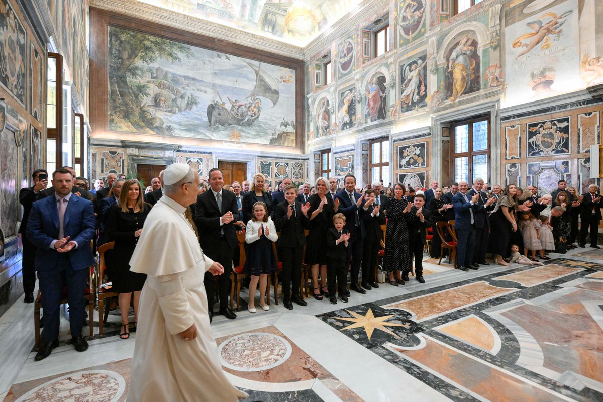 🎙️Aktualności Radia Watykańskiego
→ tiny.pl/97xs4yrfq

🇻🇦🇺🇸 #LeonXIV przyjął na audiencji Fundację Papieską z USA.

🇻🇦🇷🇺 #Papież przyjął rezygnację katolickiego metropolity Moskwy.

🇰🇿 W Kazachstanie dobiegła końca konferencja o filozofii religii.

<a href="/EpiskopatNews/">EpiskopatNews</a>
