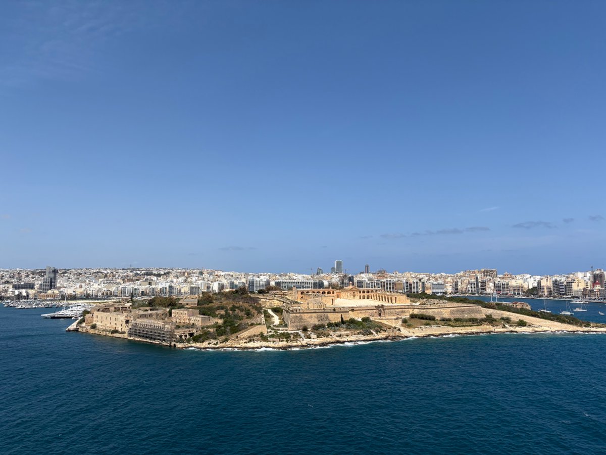 JMGA_MT's tweet image. Il-lejl it-tajjeb 🇲🇹
Good night 🇲🇹
お休みなさい🇲🇹

Bonġu! 🇯🇵
Good morning 🇯🇵
おはようございます🇯🇵

日の出　　6:07
日の入　　19:51
最高気温　19度
最低気温　15度
気温　16度（0:20 CET）
湿度　63%（0:20 CET）
#Valletta #sea