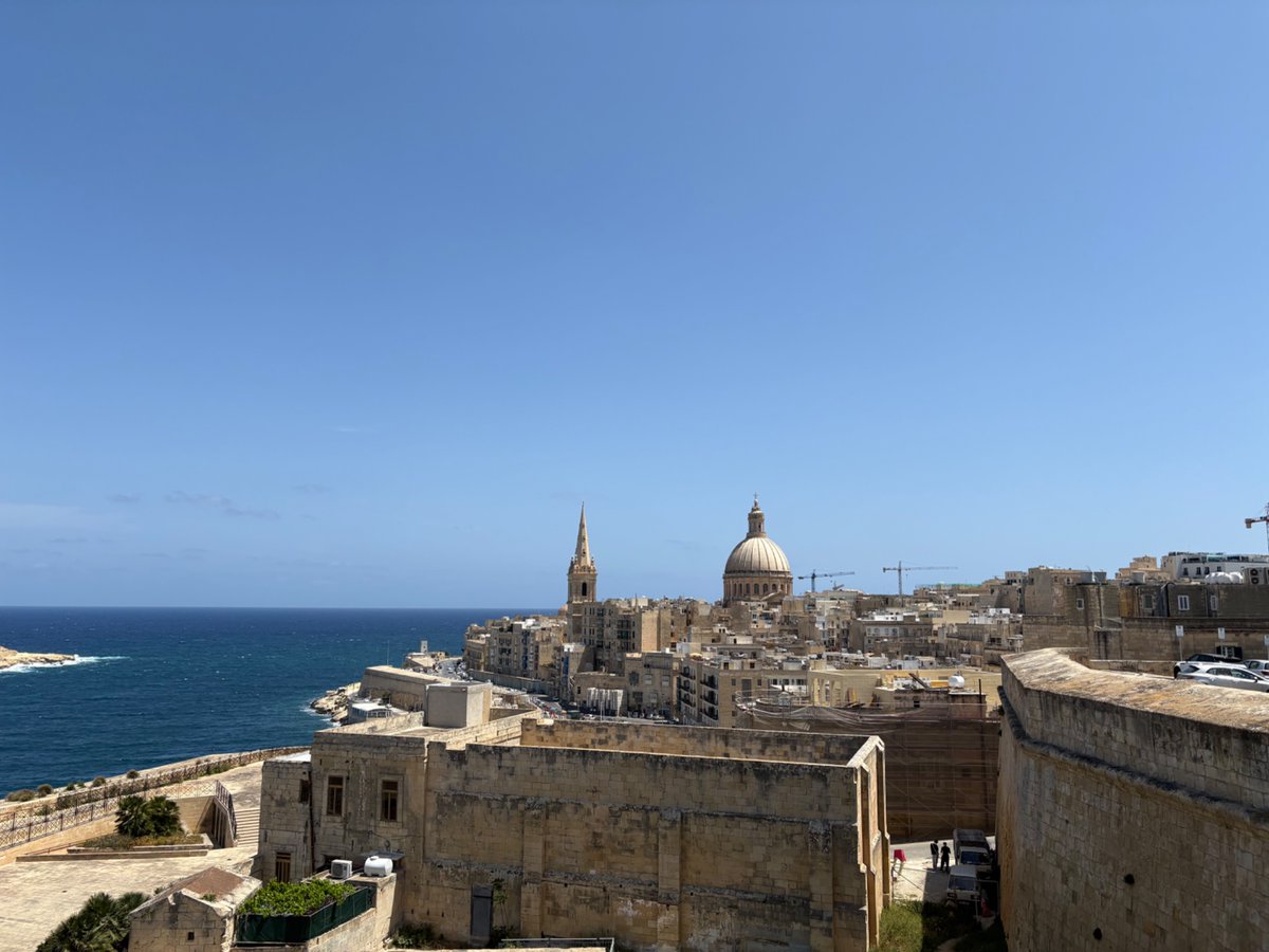 JMGA_MT's tweet image. Il-lejl it-tajjeb 🇲🇹
Good night 🇲🇹
お休みなさい🇲🇹

Bonġu! 🇯🇵
Good morning 🇯🇵
おはようございます🇯🇵

日の出　　6:07
日の入　　19:51
最高気温　19度
最低気温　15度
気温　16度（0:20 CET）
湿度　63%（0:20 CET）
#Valletta #sea