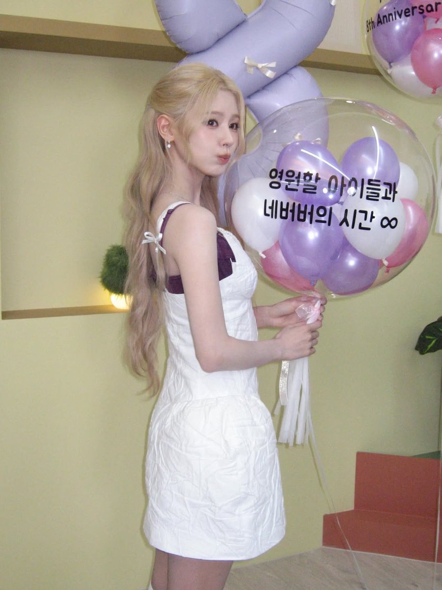 MiYeon France tweet media