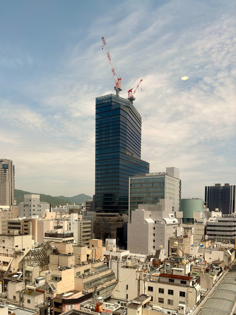 meple_115's tweet photo. カミハチクロス
塔屋のガラス設置が進みました！

2026.5.2 https://t.co/l5PVfOSULi
