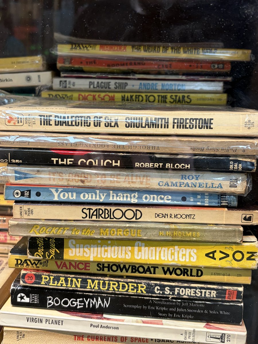 hankbukowsi's tweet image. Spotted among the collectible paperbacks at WonderBook in Frederick MD, signed copy of Robert Bloch’s The Couch.  #books #Hollywood