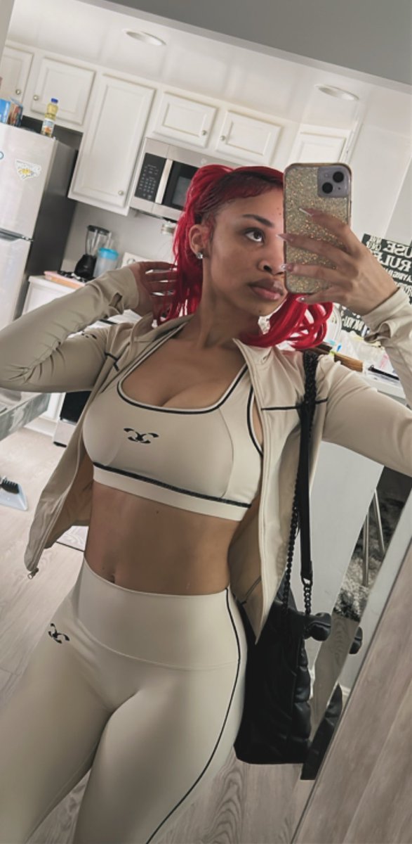 Baddie ♊️ tweet media