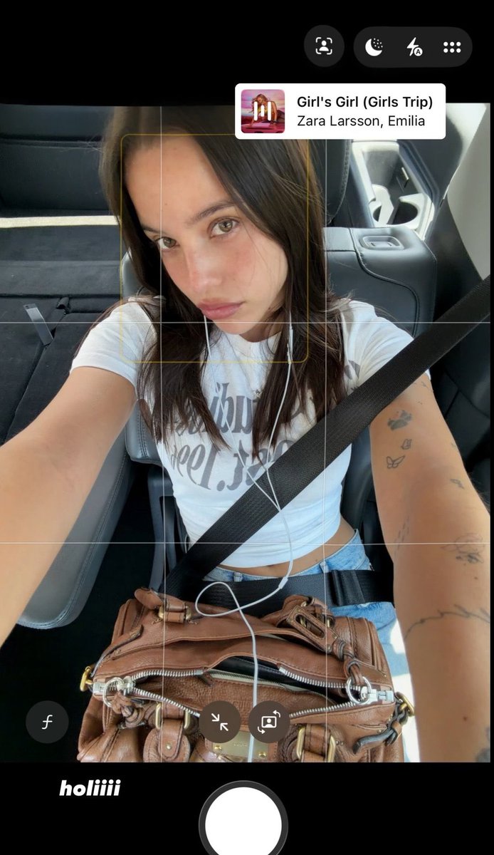 emilia tweet media