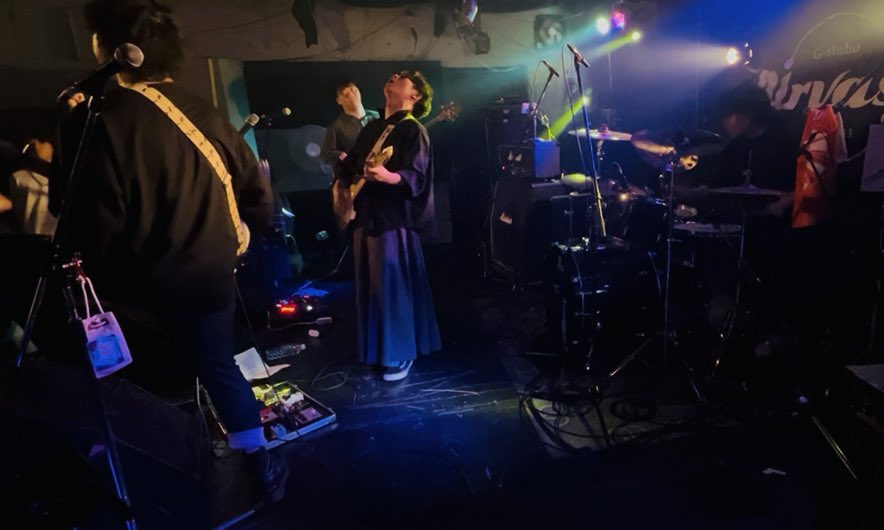 【 Thank you‼︎ 】

2026.05.02 駒ヶ根NIRVASH
“NIRVA LIVE”

ー set list ー
01.雨に咲く
02.レソロジカ
03.言えない
04.花火
05.猫と泥棒
06.深夜徘徊
07.終末論
En.幸福

駒ヶ根ありがとうございました！！🚀

次回は5/5(火•祝)下北沢ｼ寅家
あすけ弾き語りです🎸