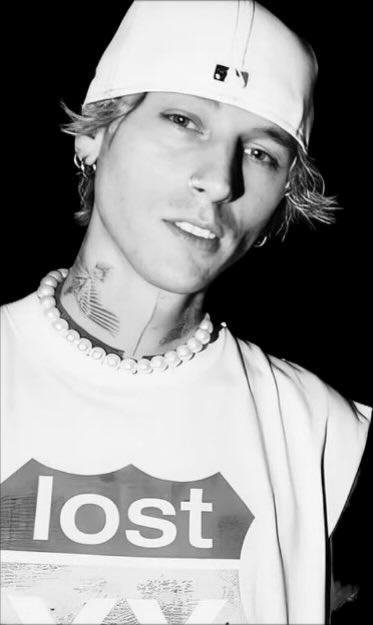 Eliz XX 🎸🎙️🍒🏍️❌❌🎱 tweet media