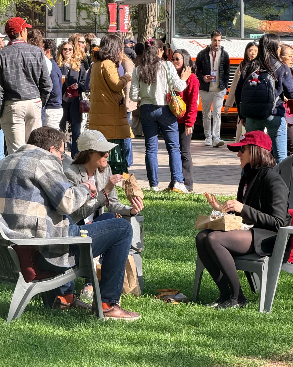 UChicago Alumni tweet media