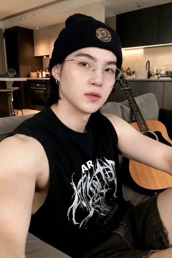 MIN YOONGI SUGA tweet media