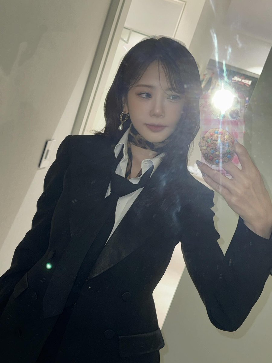 지유야 오늘도 행복한 하루! ٩(๑> ₃ < )۶♥