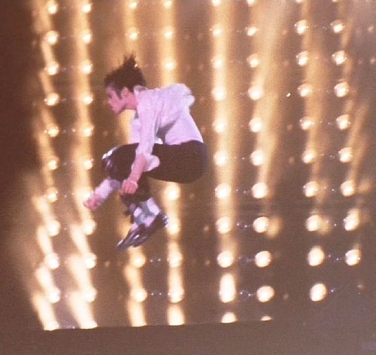 ⋆⭒˚.⋆ MJ biopic era tweet media