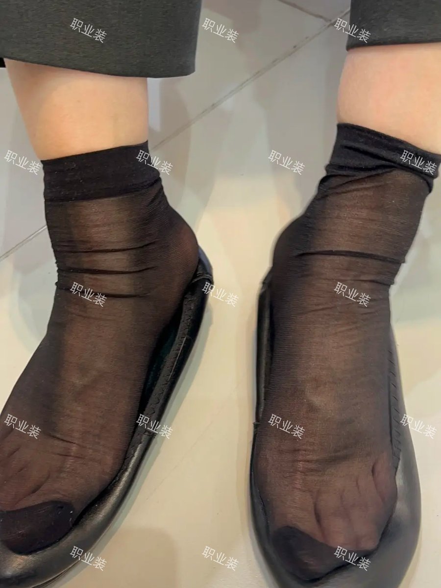 职业装 tweet media