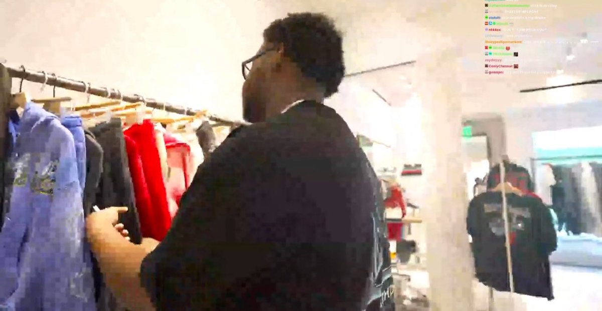 nvrcry_'s tweet photo. Nigga going through them clothes knowing it ain’t his size https://t.co/DGBuLrOCZF