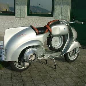 rilly95178291's tweet image. 多分ベスパだとベスパ乗りならわかる謎バイク
#vespa
